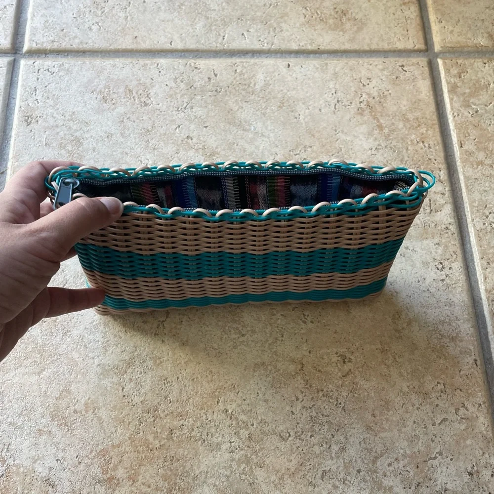 Guatemala Plastic Woven Clutch